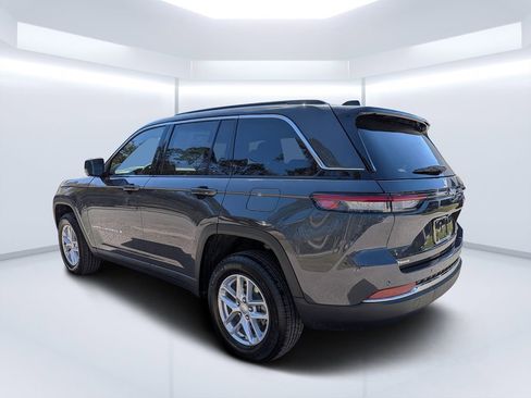 New 2026 Jeep Grand Cherokee Laredo image 5