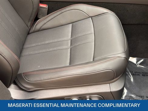 Used 2024 Maserati Levante GT Ultima AWD/4WD image 31
