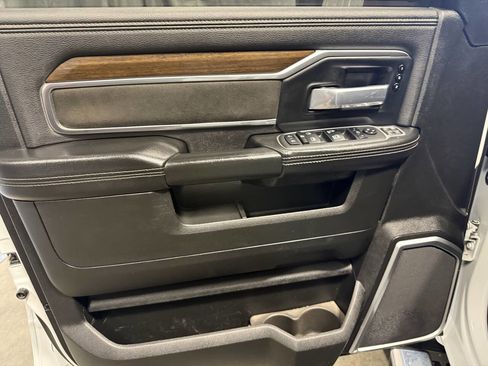 Used 2023 RAM 2500 Laramie AWD/4WD image 19