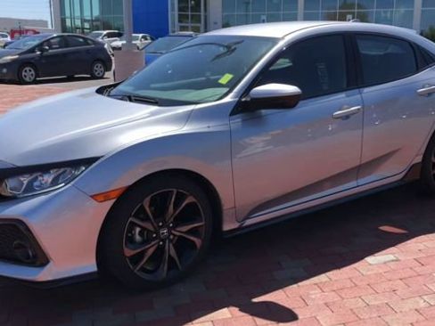 Used 2018 Honda Civic Sport image 4