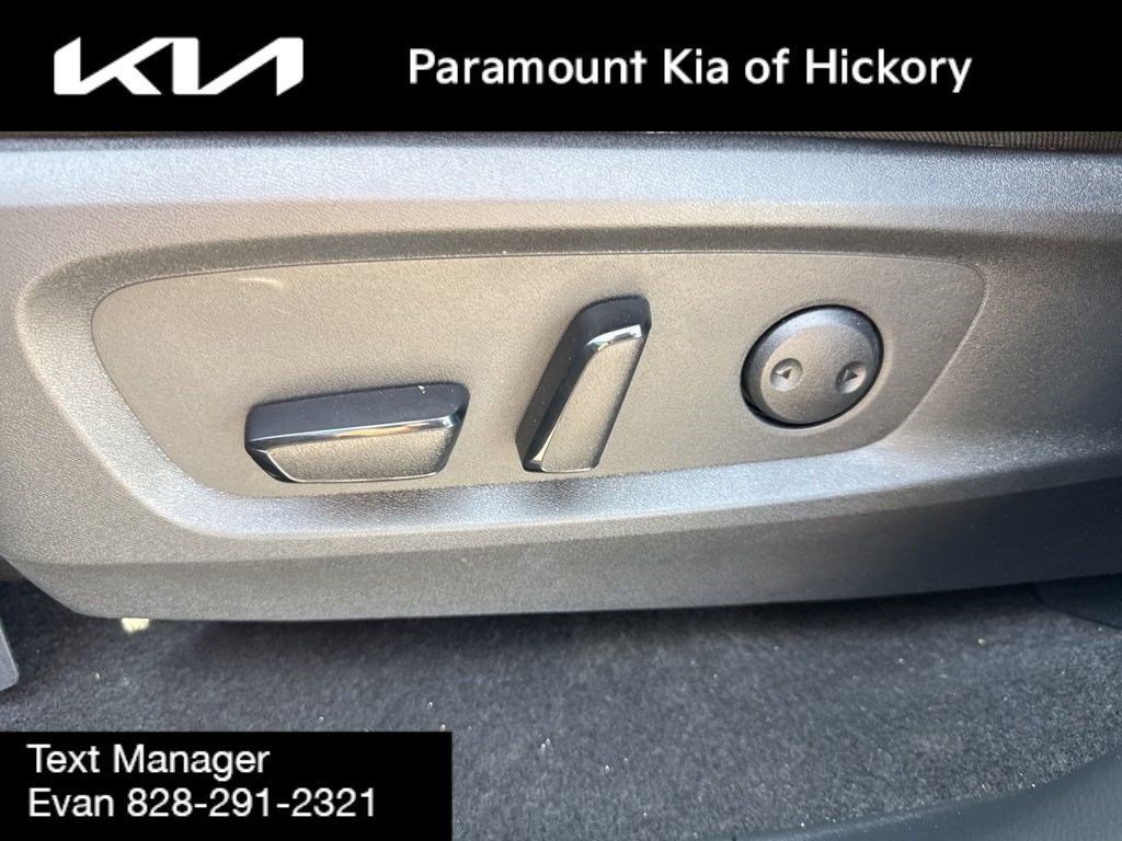 Used 2025 Nissan Pathfinder Rock Creek AWD/4WD image 16