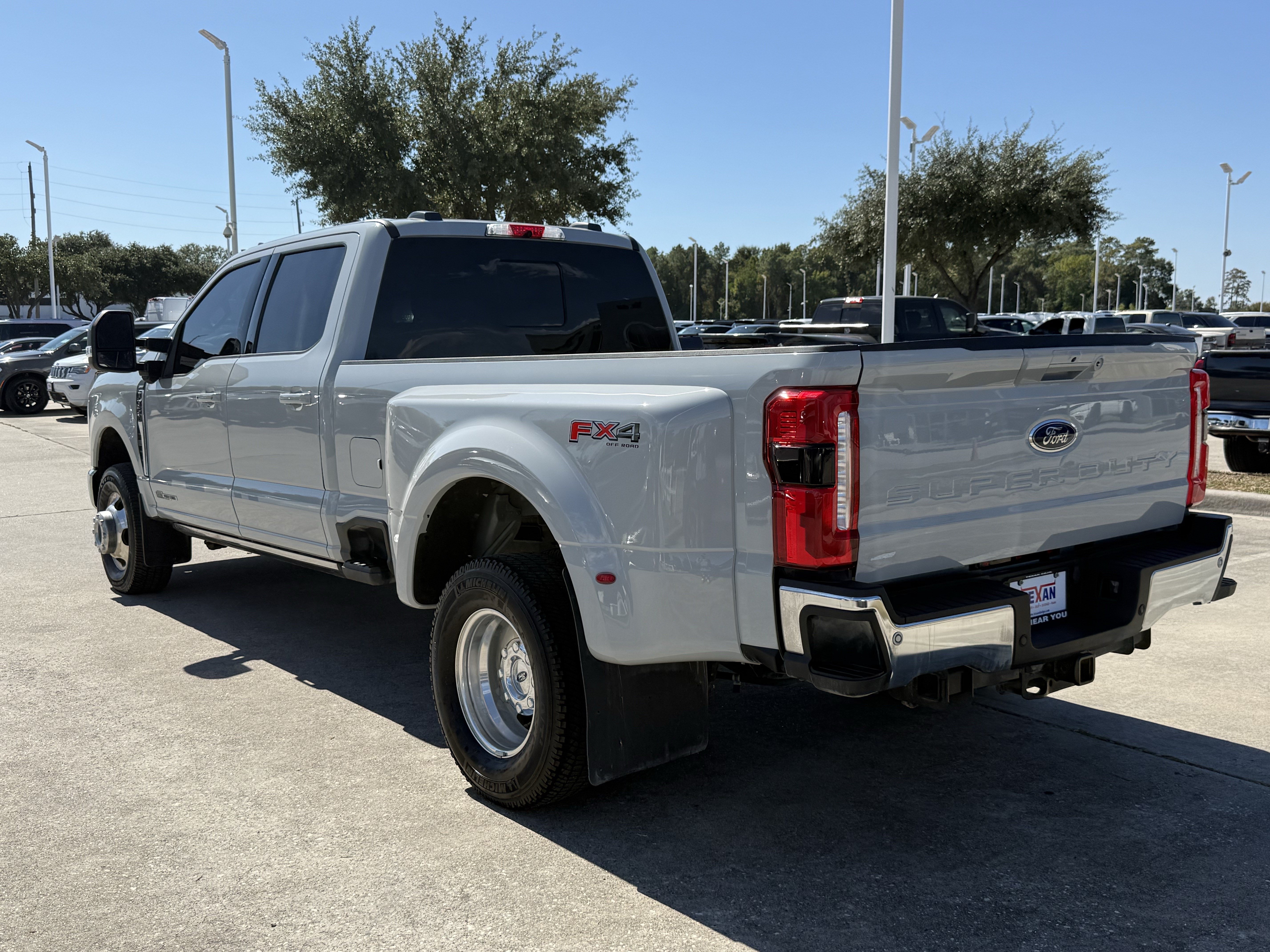 Used 2025 Ford F350 Lariat w/ Lariat Ultimate Package AWD/4WD image 7