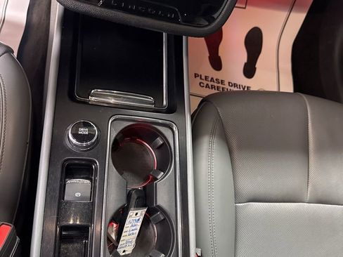 Used 2020 Lincoln Corsair Standard w/ Equipment Group 101A image 13