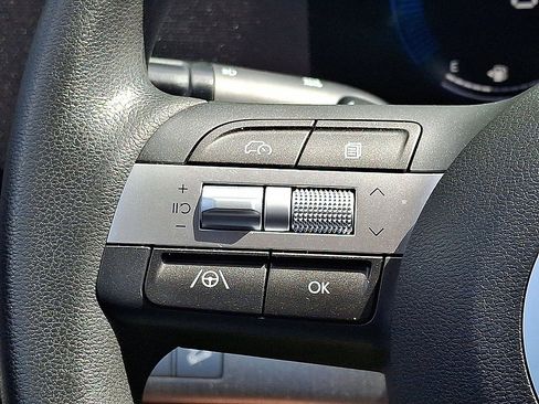 Certified 2024 Hyundai Kona SE AWD/4WD image 17
