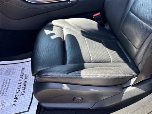 Used 2019 Mercedes-Benz GLC 300 4MATIC image 19