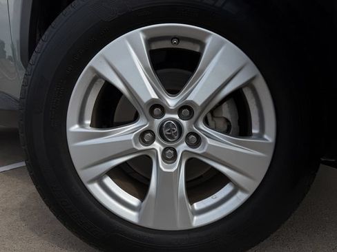 Certified 2019 Toyota RAV4 XLE FWD image 9