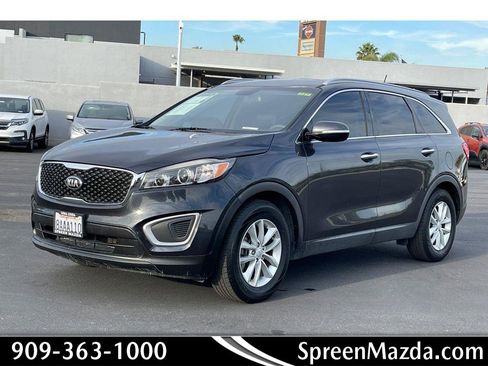 Used 2018 Kia Sorento LX image 1
