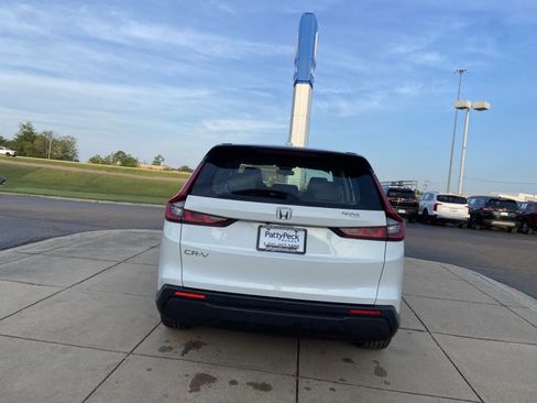 Used 2023 Honda CR-V LX image 10