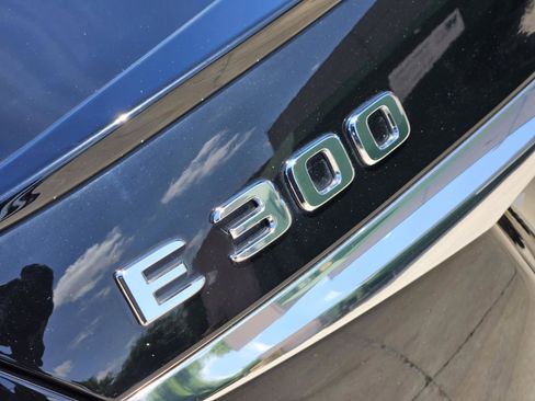 Used 2018 Mercedes-Benz E 300 image 8