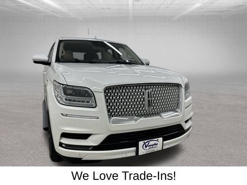 Used 2021 Lincoln Navigator Reserve w/ Equipment Group 208A AWD/4WD image 3