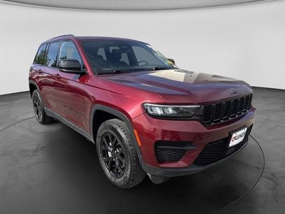 Used 2024 Jeep Grand Cherokee Altitude