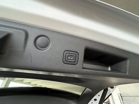 Used 2022 Chevrolet Equinox LT image 42