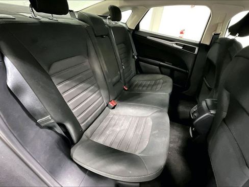 Used 2019 Ford Fusion SE image 35