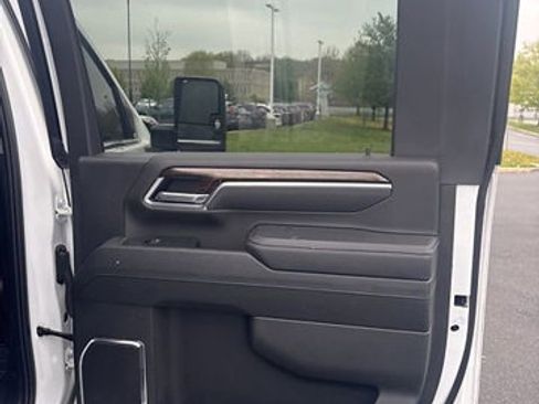 Used 2025 GMC Sierra 2500 SLE w/ Max Trailering Package image 22