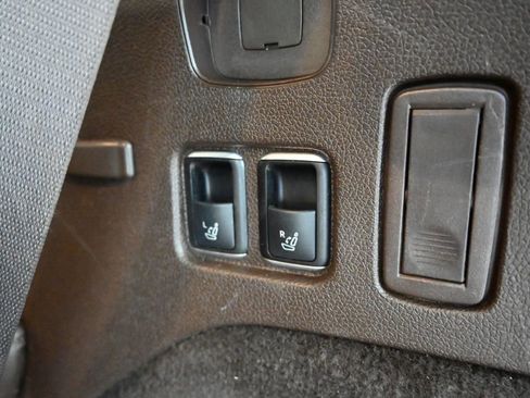 Used 2017 Mercedes-Benz GLS 450 4MATIC w/ Premium Package image 16