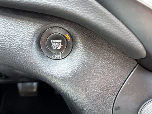 Used 2019 Jeep Cherokee Limited AWD/4WD image 32