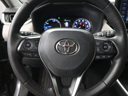Used 2021 Toyota RAV4 XLE Premium image 27
