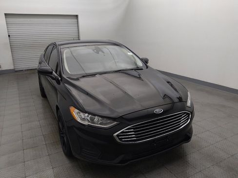 Used 2020 Ford Fusion SE FWD image 14