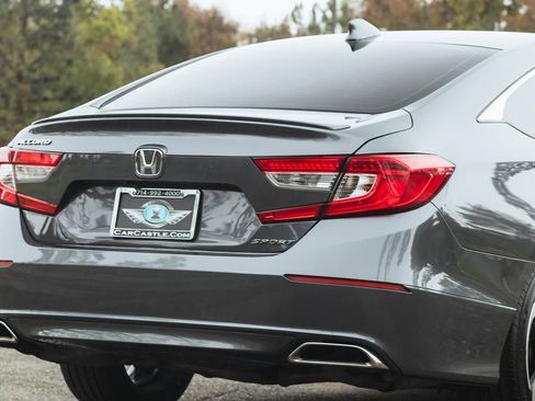 Used 2018 Honda Accord Sport image 5