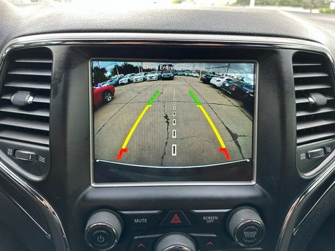 Used 2018 Jeep Grand Cherokee Limited w/ Trailer Tow Group IV AWD/4WD image 20