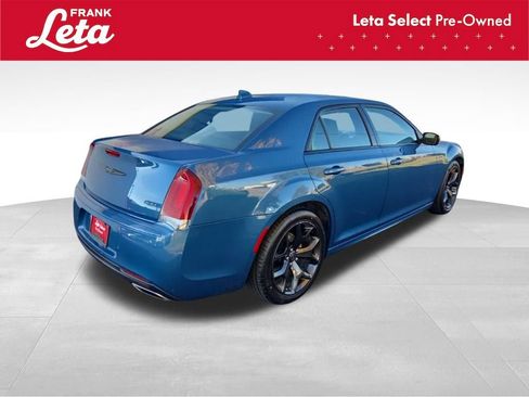 Used 2022 Chrysler 300 Touring L image 11