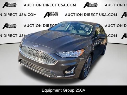 Used 2019 Ford Fusion Titanium AWD/4WD image 3