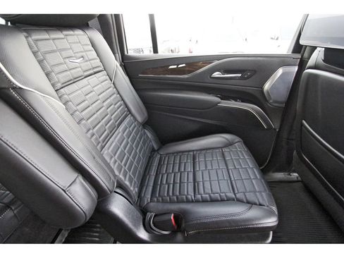 Used 2023 Cadillac Escalade ESV Sport Platinum w/ LPO, Floor Liner Package AWD/4WD image 11