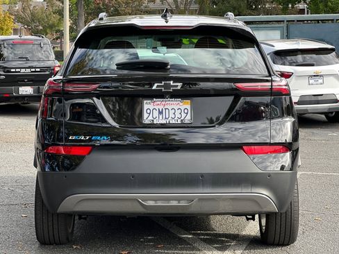 Used 2022 Chevrolet Bolt EUV LT w/ Comfort Package image 5