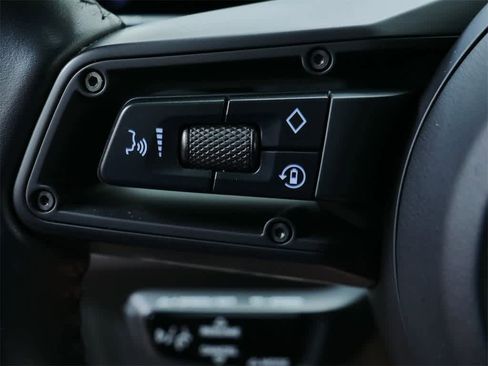 Used 2020 Porsche Taycan Turbo image 20