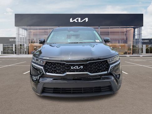 Certified 2022 Kia Sorento LX FWD image 7