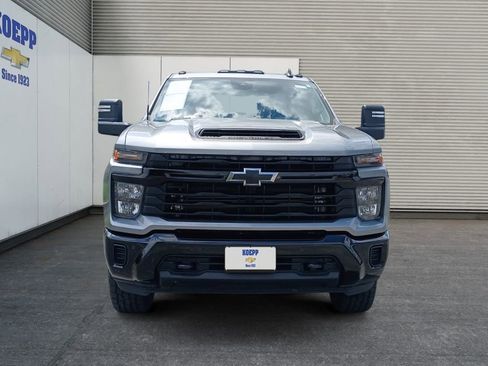 Used 2025 Chevrolet Silverado 2500 Custom w/ Custom Value Package AWD/4WD image 8