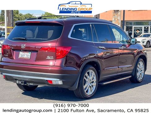 Used 2017 Honda Pilot Elite image 4