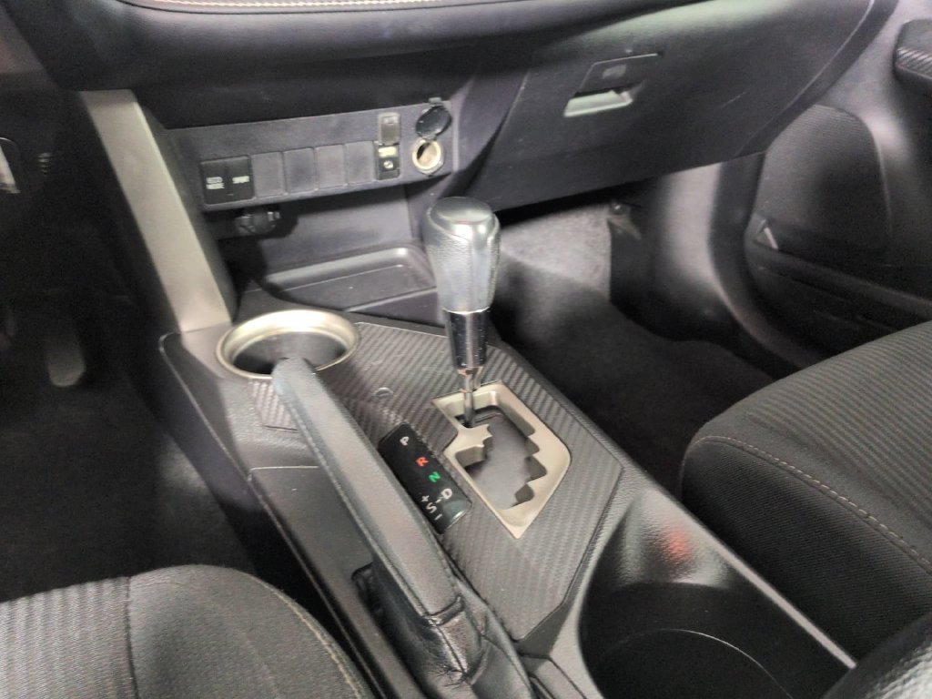 Used 2015 Toyota RAV4 XLE FWD image 25