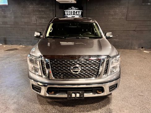 Used 2018 Nissan Titan SV AWD/4WD image 9