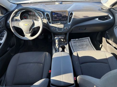 Used 2025 Chevrolet Malibu LT FWD image 13