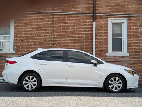 Used 2026 Toyota Corolla LE FWD image 9