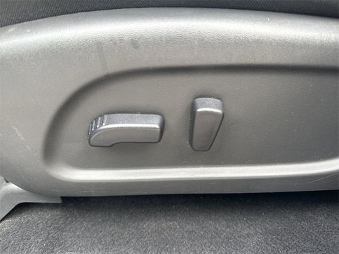 Used 2020 Nissan Pathfinder SV image 10