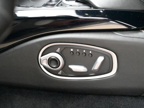 Used 2020 Aston Martin V8 Vantage Coupe image 19