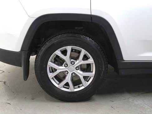 Used 2022 Jeep Grand Cherokee Limited w/ MOPAR Finishing Package AWD/4WD image 38