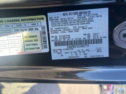 Used 2025 Ford Mustang GT Premium RWD image 34