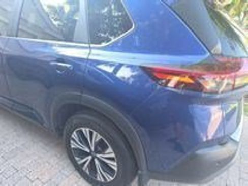 Used 2023 Nissan Rogue SV FWD image 8