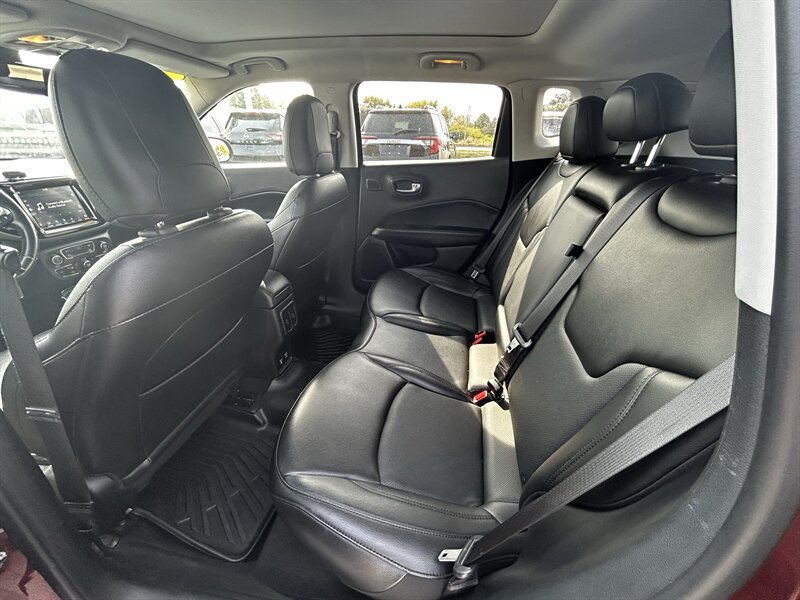 Used 2021 Jeep Compass Altitude w/ Sun & Sound Group AWD/4WD image 10