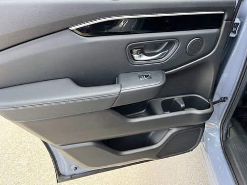 Used 2025 Honda Pilot Touring image 18