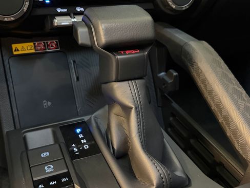 Used 2025 Toyota 4Runner TRD Off-Road Premium AWD/4WD image 15