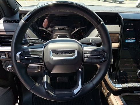 Used 2025 GMC Yukon XL Denali Ultimate AWD/4WD image 16