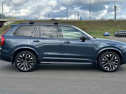 New 2026 Volvo XC90 T8 Ultra w/ Lounge Package image 2