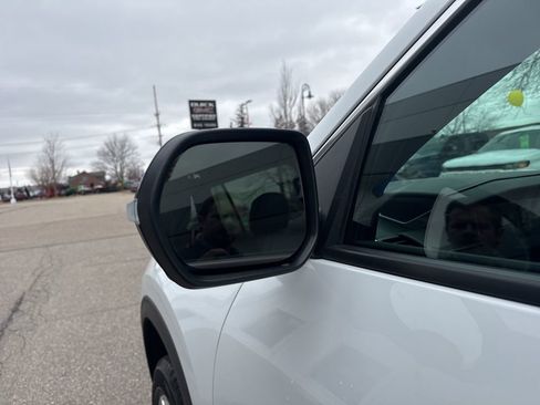 Certified 2024 GMC Acadia Elevation w/ Luxury Package image 11