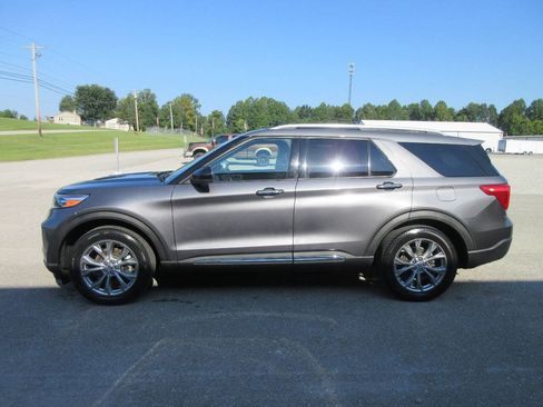 Used 2022 Ford Explorer Limited RWD image 3