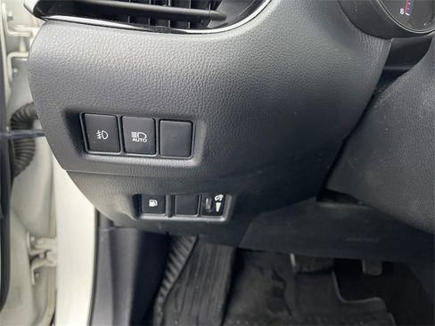 Used 2018 Toyota C-HR XLE image 28