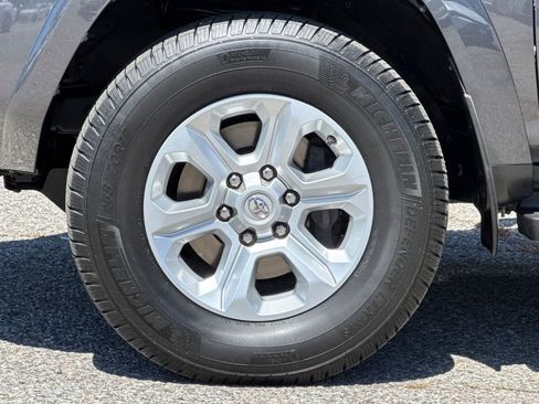 Used 2018 Toyota 4Runner SR5 Premium AWD/4WD image 25